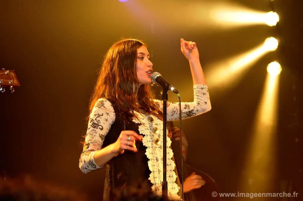 Olivia Ruiz sur la scène du Bataclan, reportage photo Universal Music