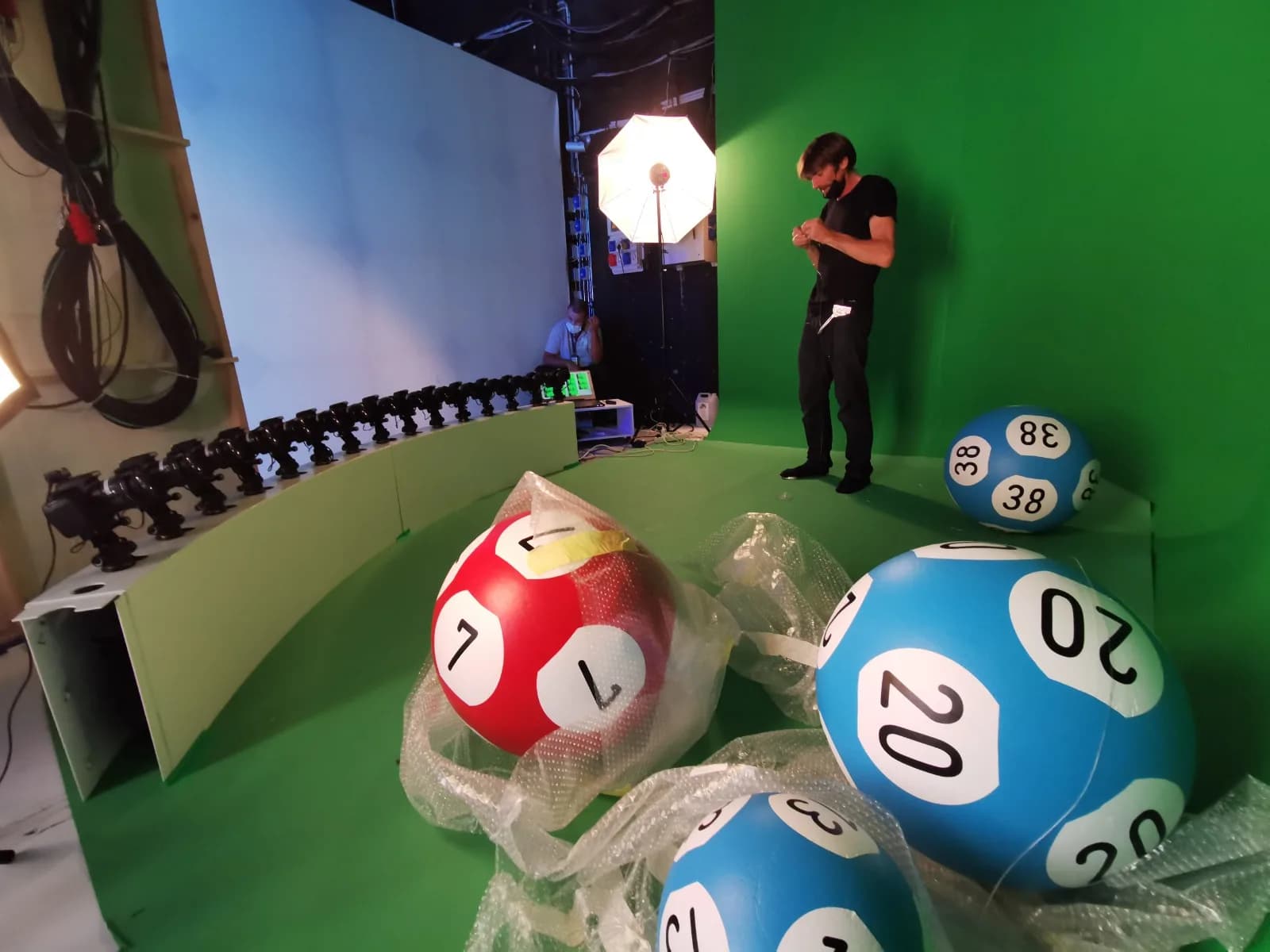 FDJ – La Française des Jeux — FDJ – Les 45 Ans du Loto : Animation Bullet Time & Fond Vert