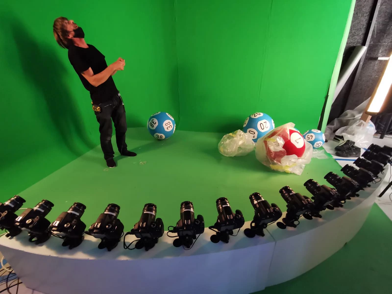 FDJ – La Française des Jeux — FDJ – Les 45 Ans du Loto : Animation Bullet Time & Fond Vert — photo 2