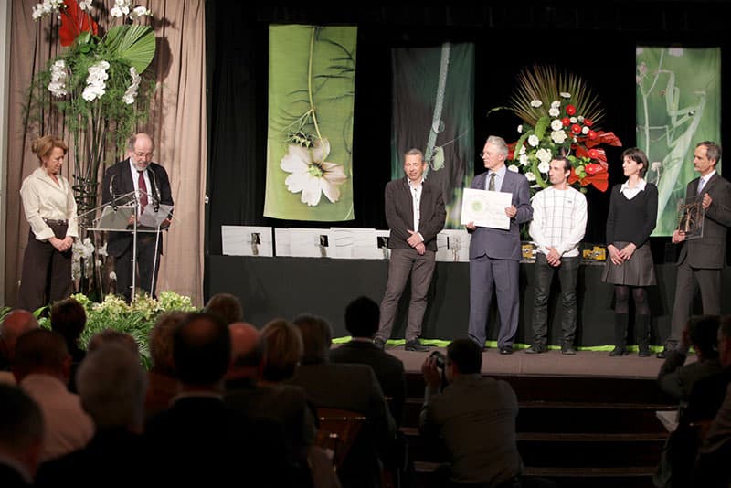 Remise de prix sur scène fleurie du concours national des villes et villages fleuris