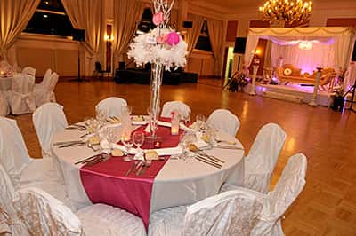 Décor féerique de mariage oriental avec borne photo intégrée