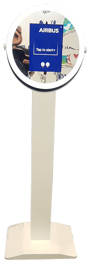 Colonne acier du photobooth O'Pad avec barre de led