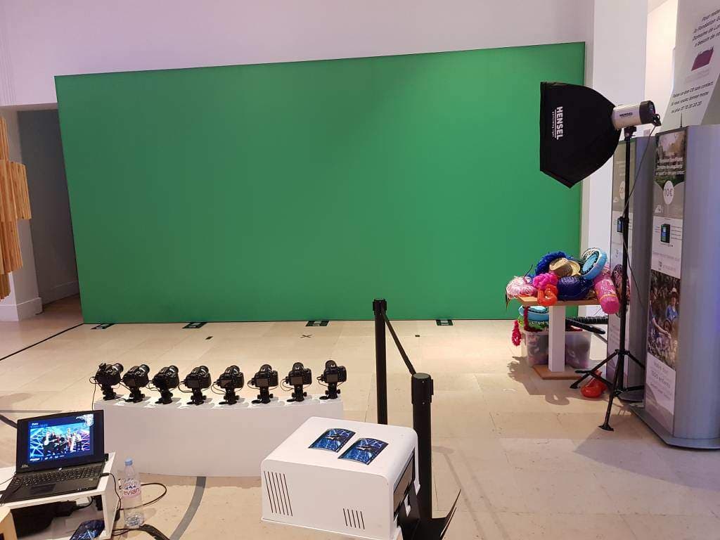 Installation studio photo 360° en événement par L'Image en Marche