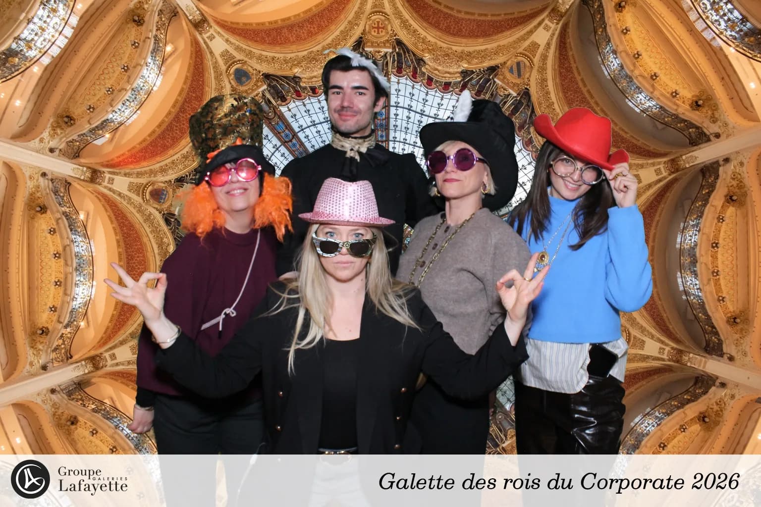 Photobooth fond vert et location photobooth : L'Image en Marche anime la galette des rois géante du Groupe Galeries Lafayette